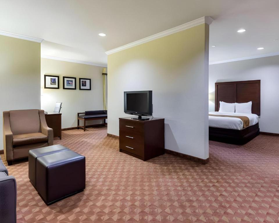 Comfort Suites Near Nasa - Clear Lake Webster Exterior photo