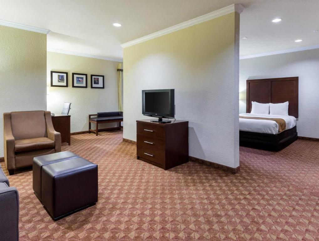 Comfort Suites Near Nasa - Clear Lake Webster Exterior photo