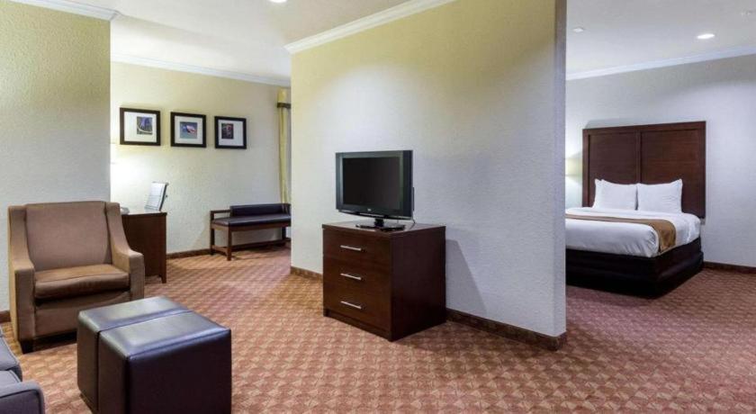 Comfort Suites Near Nasa - Clear Lake Webster Exterior photo